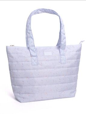 LoveShackFancy x Target - Yoobi
Everblooming Rosettes Ditsy Quilted Tote
Bag